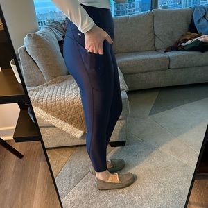 Fabletics shiny women’s blue leggings size M